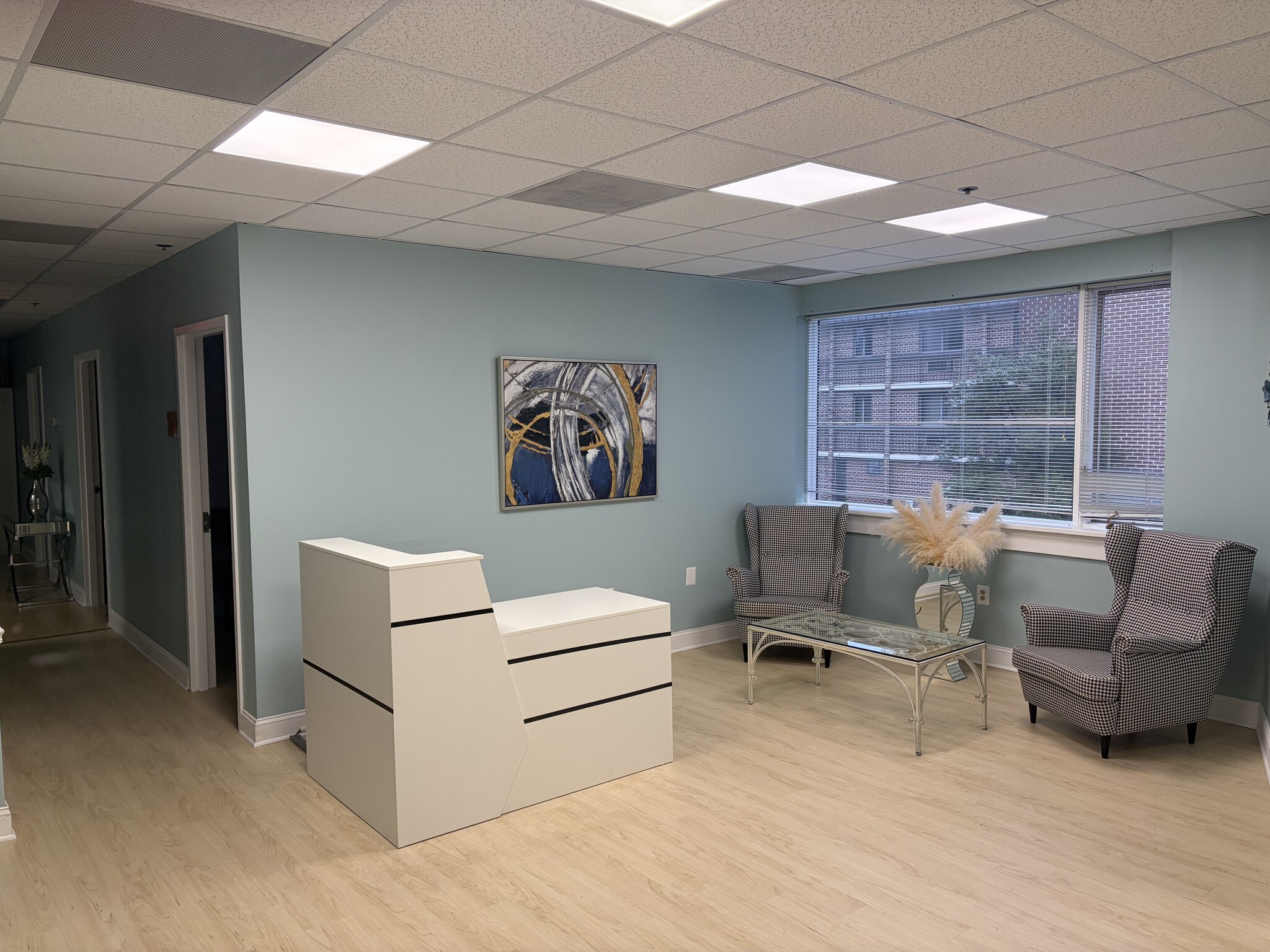 208 Elden St, Herndon, VA à louer Photo intérieure- Image 1 de 5