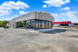 Plus de détails pour 5819 N 56th St, Tampa, FL - Vente au détail à louer