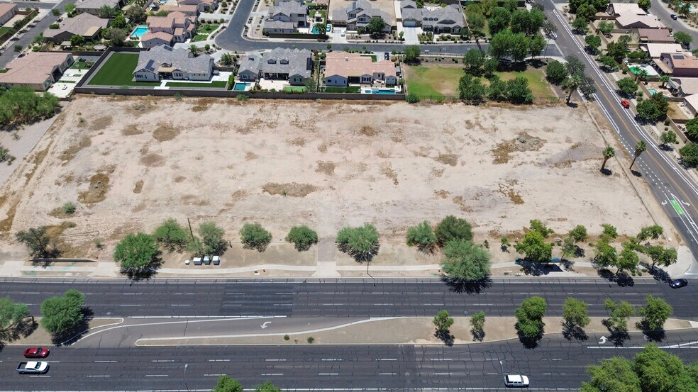 2803 E Baseline Rd, Phoenix, AZ à louer - Photo du bâtiment - Image 2 de 6