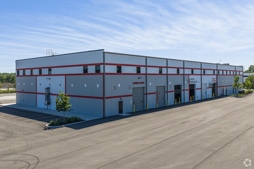 70 Airport Rd, Elgin, IL for lease - Building Photo - Image 2 of 5