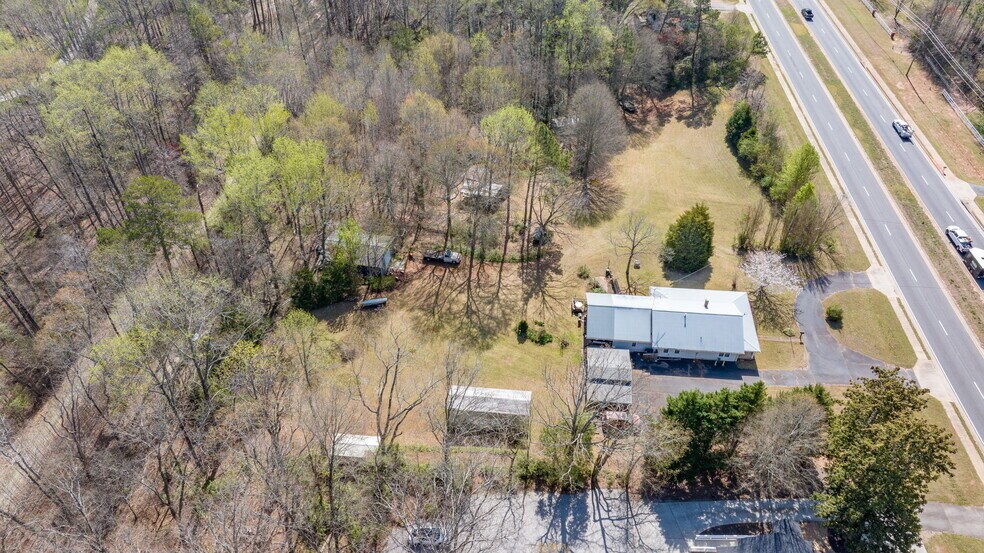 4559 Winder Hwy, Flowery Branch, GA à vendre - Photo du bâtiment - Image 3 de 24