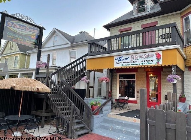 413 Kerens Ave, Elkins, WV à vendre - Photo intérieure - Image 2 de 19