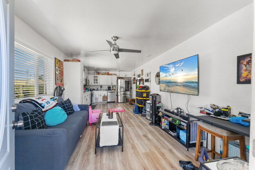 829 11th St, Imperial Beach, CA à vendre - Photo du bâtiment - Image 3 de 78