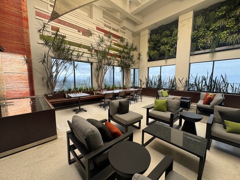 525 B St, San Diego, CA for lease - Lobby - Image 3 of 5