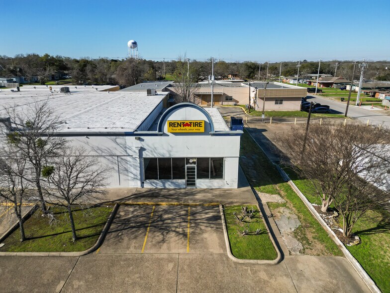 3514-3518 S Texas Ave, Bryan, TX à louer - Photo du bâtiment - Image 3 de 5