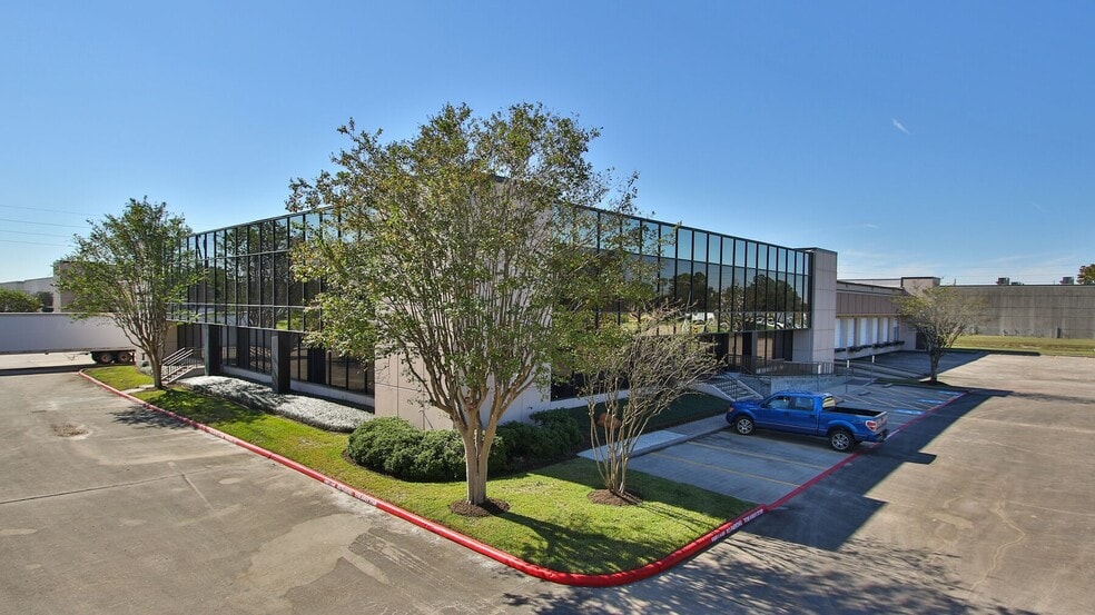 10333 Papalote St, Houston, TX for lease - Building Photo - Image 3 of 6