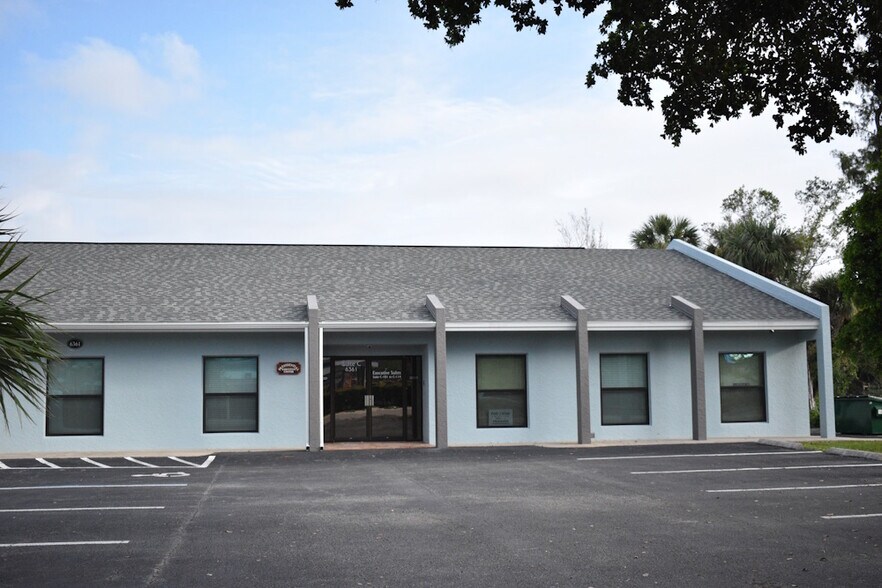6361 Presidential Ct, Fort Myers, FL for lease - Building Photo - Image 2 of 8