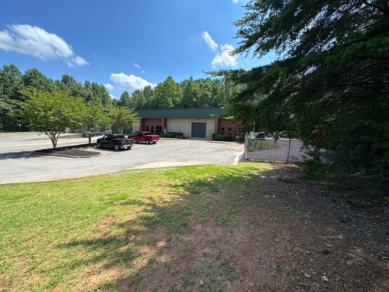 4480 N Industrial Dr, Cumming, GA for lease - Building Photo - Image 2 of 8