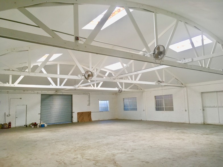 701 W Broadway, Glendale, CA for lease - Interior Photo - Image 2 of 8