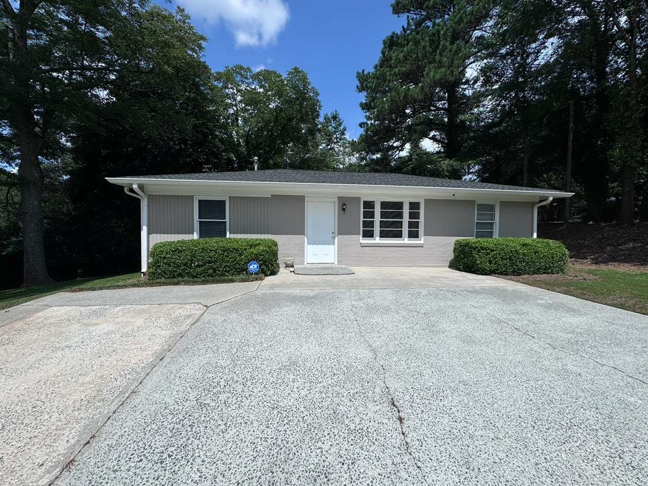 1052 Powder Springs Rd SW, Marietta, GA for lease Building Photo- Image 1 of 6