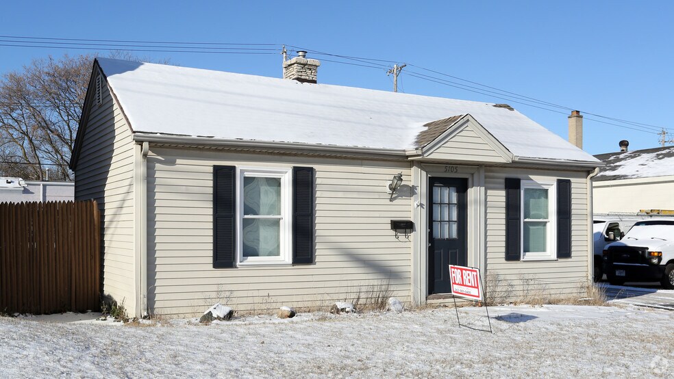 5105 N 124th St, Butler, WI for sale - Primary Photo - Image 1 of 5
