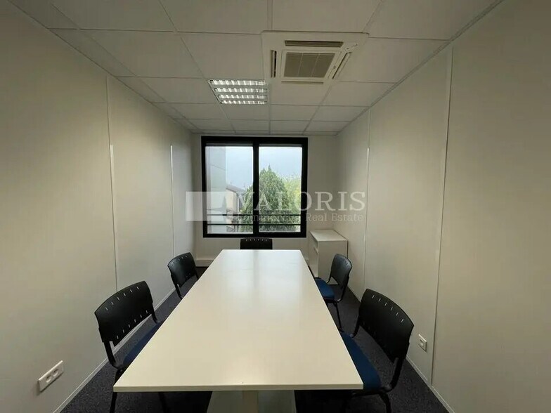 Office in Dardilly for sale - Building Photo - Image 3 of 10