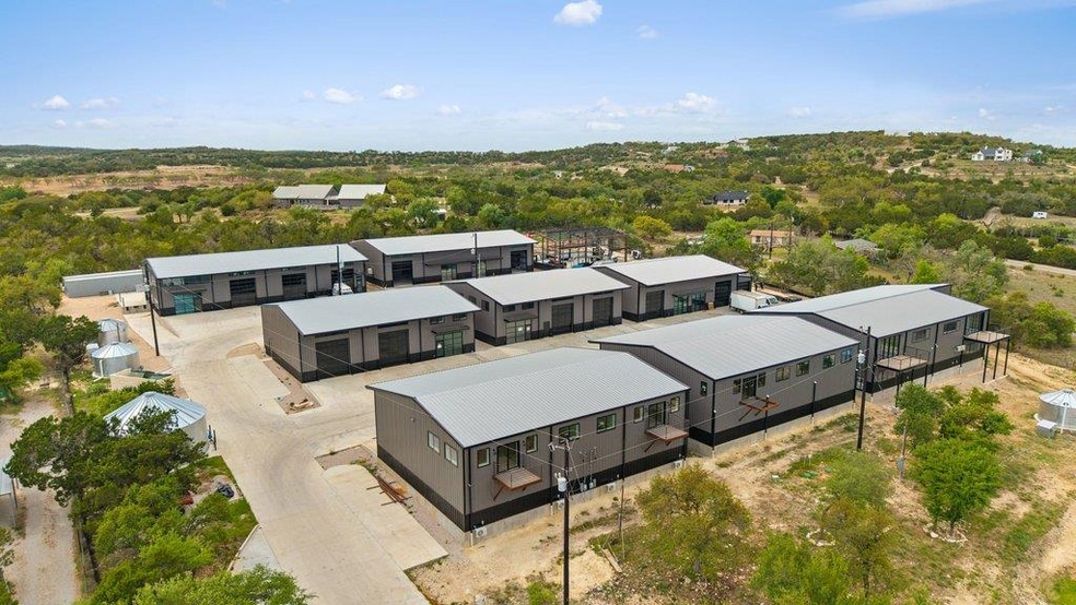 451 Farrell Rd, Dripping Springs, TX à vendre - Photo du bâtiment - Image 2 de 22