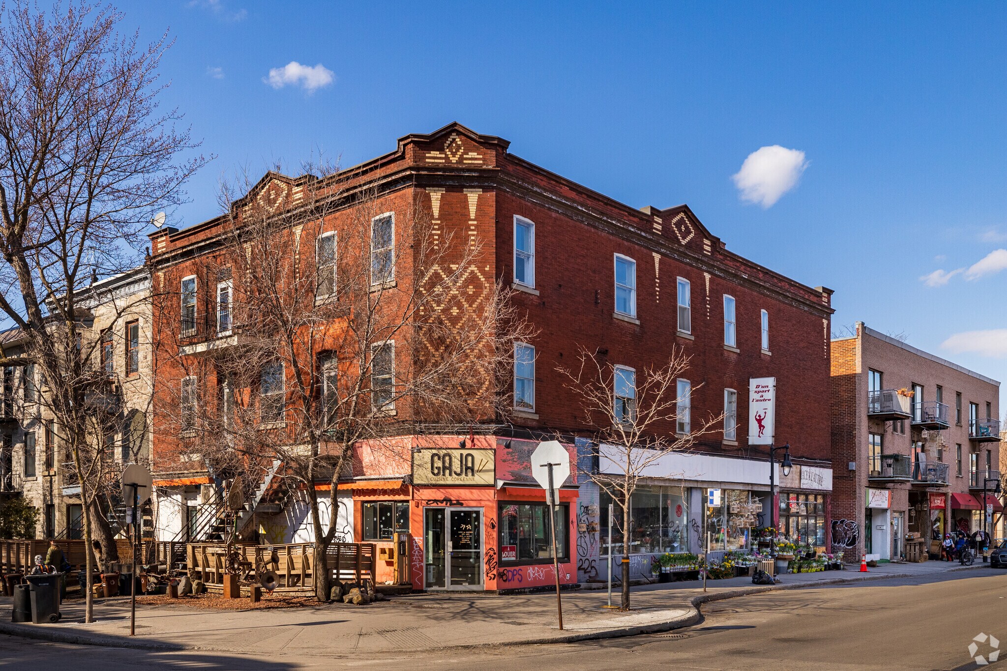 171-177 Rue Bernard O, Montréal, QC for sale Primary Photo- Image 1 of 1