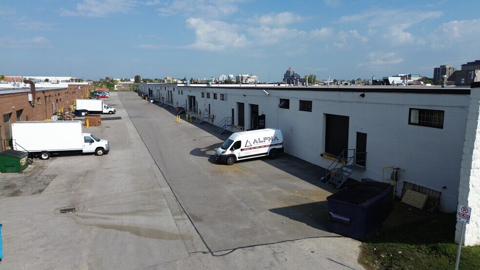 1990 Ellesmere Rd, Toronto, ON à louer - Photo du bâtiment - Image 3 de 3