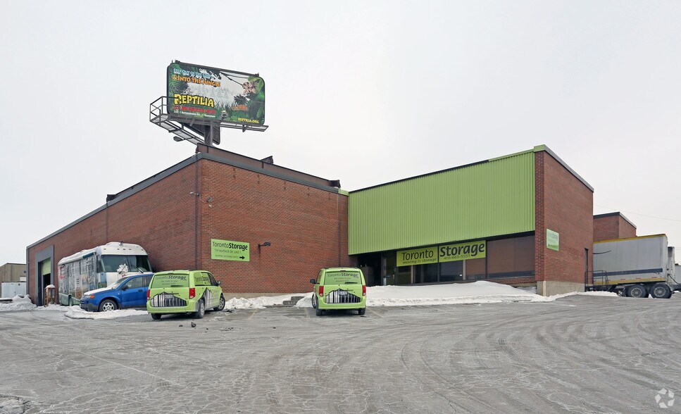 114 Norfinch Dr, Toronto, ON à vendre - Photo du bâtiment - Image 2 de 5