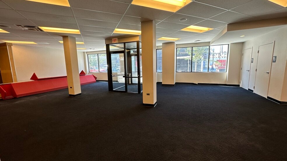 1547-1549 W Belmont Ave, Chicago, IL à louer - Photo intérieure - Image 2 de 21