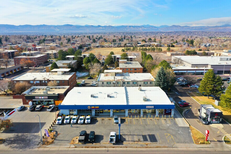 5553-5555 S Broadway, Littleton, CO à louer - Photo du bâtiment - Image 3 de 8