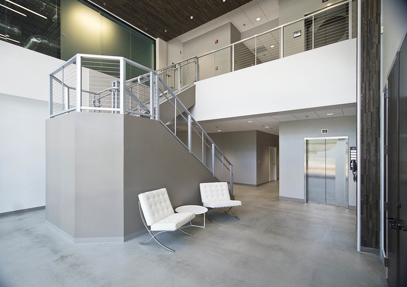 The Hub Peachtree Corners portfolio of 2 properties for sale on LoopNet.ca - Lobby - Image 3 of 7