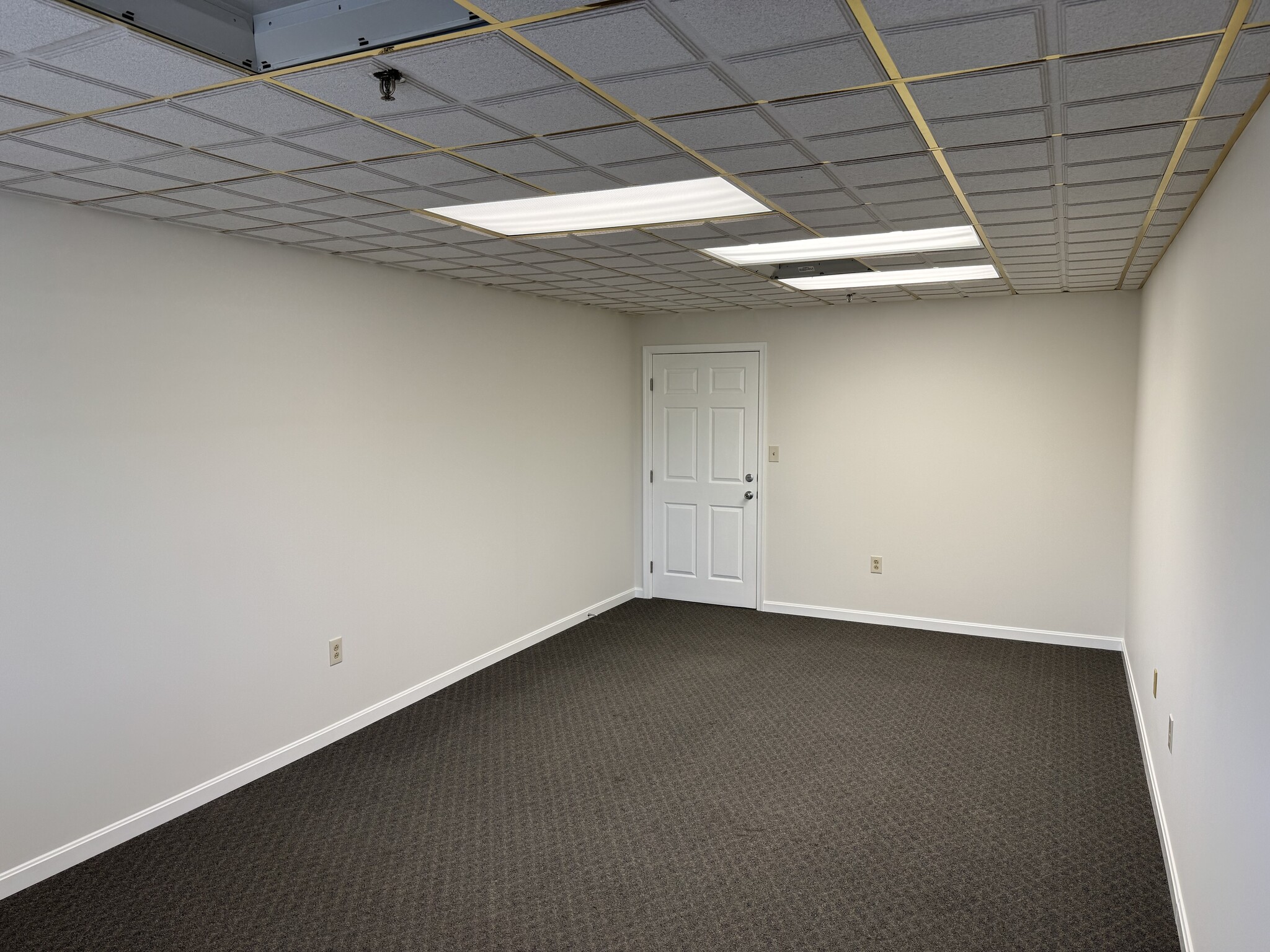 7310 Grove Rd, Frederick, MD for lease Interior Photo- Image 1 of 6