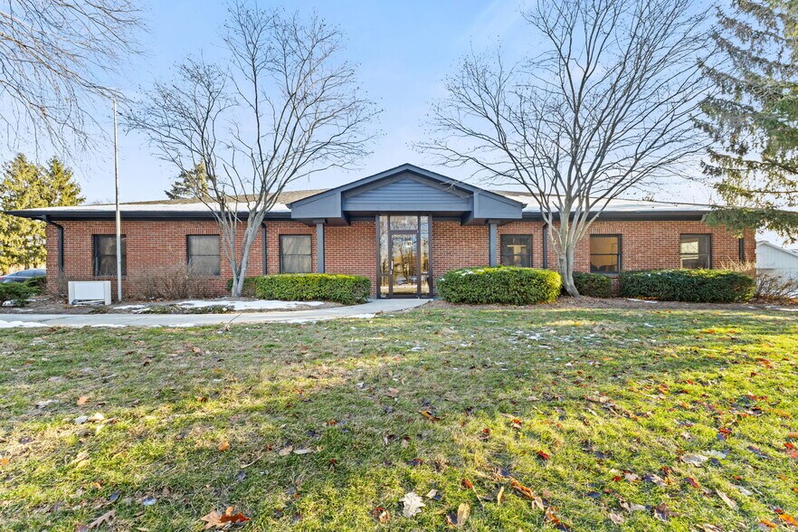 1542 E Greyhound Pass, Carmel, IN à louer - Photo du bâtiment - Image 2 de 19