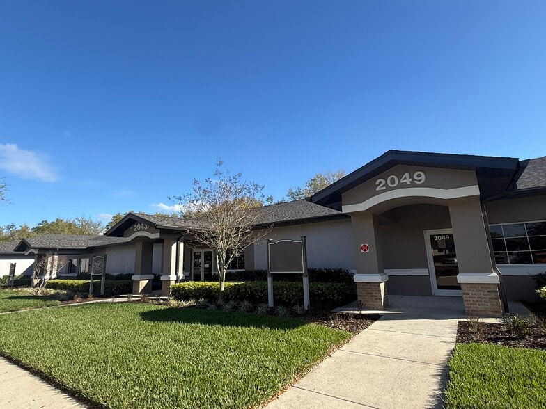 2035-2055 Little Rd, New Port, New Port Richey, FL à louer - Photo du bâtiment - Image 3 de 7
