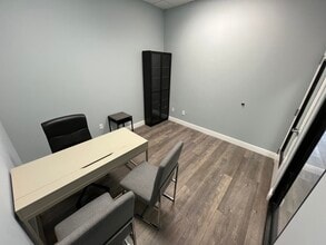 2121 S Hiawasee Rd, Orlando, FL à louer Photo intérieure- Image 2 de 4