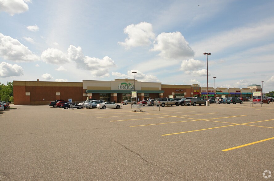 2218-2279 NW Bunker Lake Blvd, Andover, MN for lease - Primary Photo - Image 1 of 4