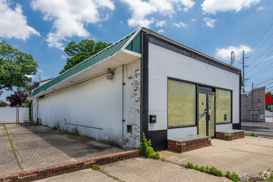 941 Little East Neck Rd, West Babylon, NY for lease - Primary Photo - Image 1 of 29