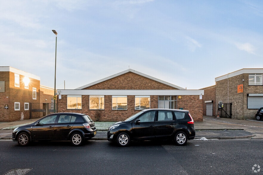 3 Bilton Rd, Erith for lease - Building Photo - Image 2 of 4