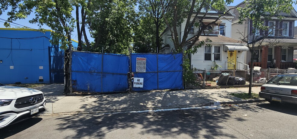 146-54 105th Ave, Jamaica, NY for sale - Building Photo - Image 1 of 5