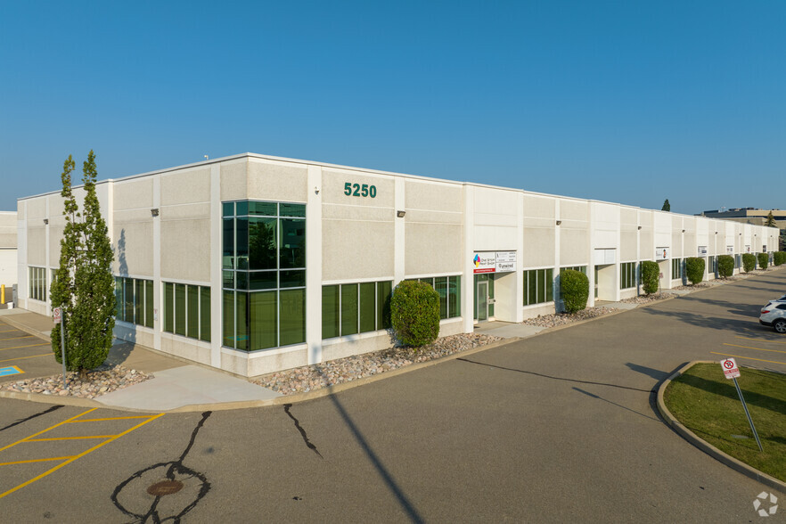 5250 Satellite Dr, Mississauga, ON for lease - Building Photo - Image 1 of 5