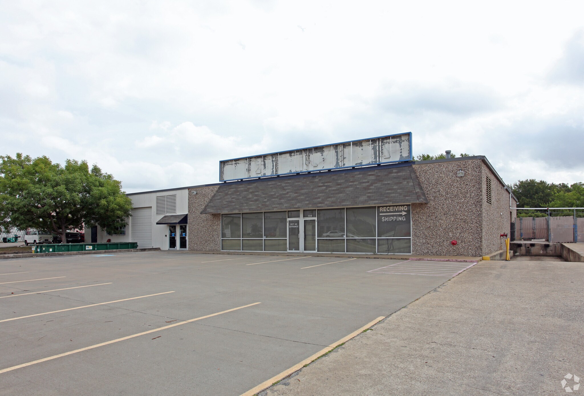 616 N 5th St, Garland, TX à vendre Photo principale- Image 1 de 8