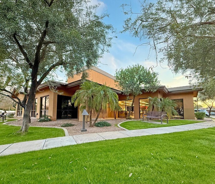 6632 E Baseline Rd, Mesa, AZ à louer - Photo du bâtiment - Image 1 de 8