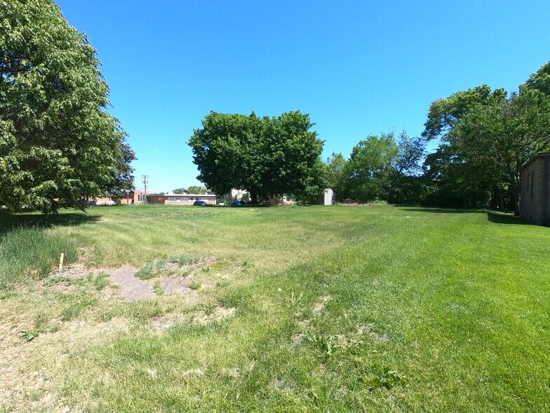 3978 W Broadway Ave, Robbinsdale, MN à vendre - Photo principale - Image 2 de 6