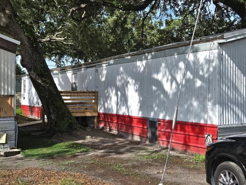 6201 Ohio Avenue, Gibsonton, FL à vendre - Photo du bâtiment - Image 2 de 5