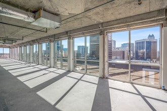 250 N Orange Ave, Orlando, FL for lease Building Photo- Image 2 of 5