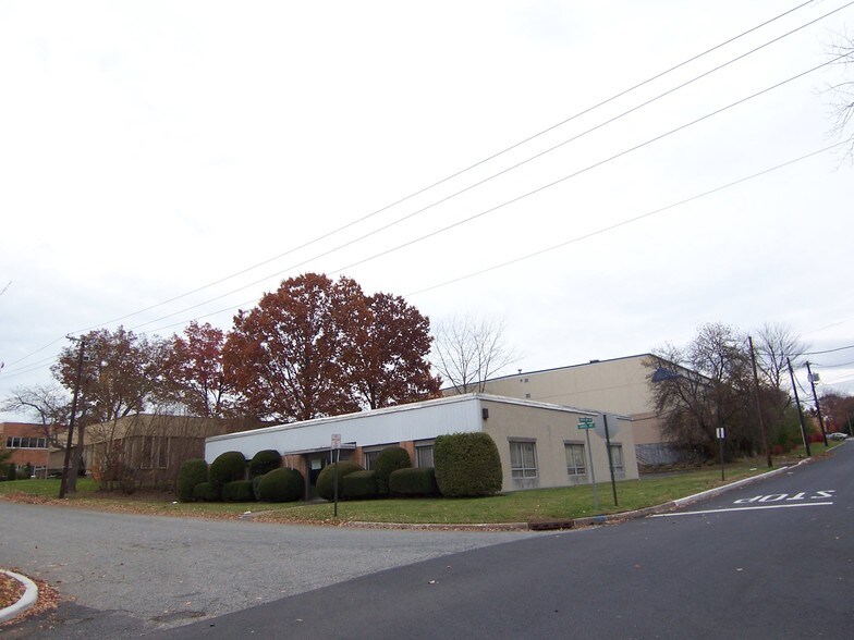 75 Carver Ave, Westwood, NJ à vendre - Photo du bâtiment - Image 3 de 4