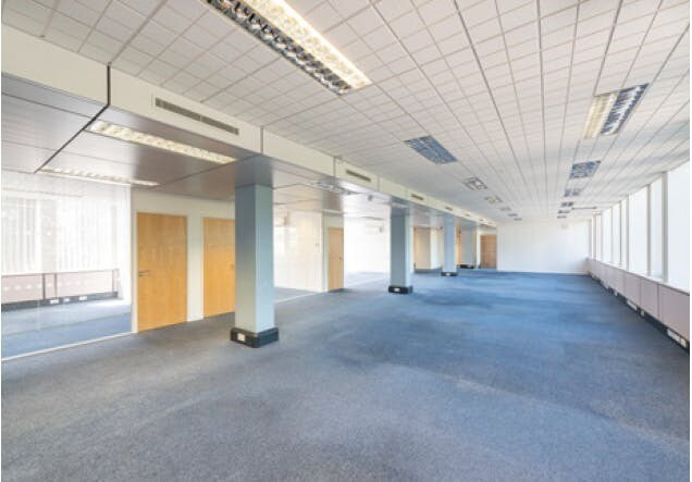 97-109 Uxbridge Rd, Londres à louer - Photo du bâtiment - Image 3 de 5