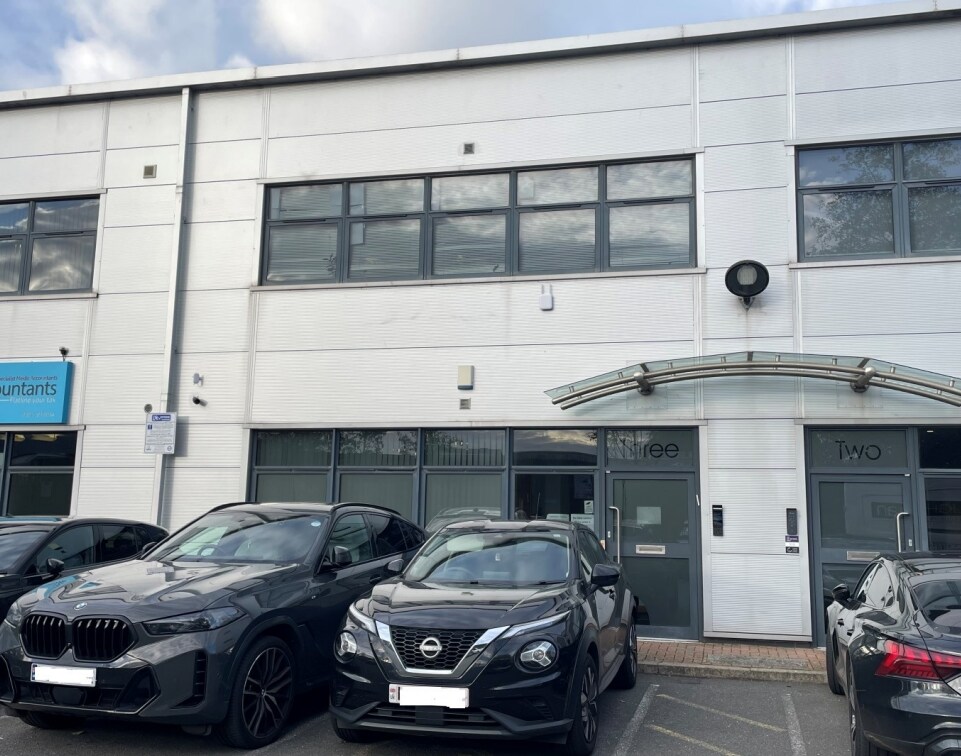 Stirling Way, Borehamwood à louer Photo du bâtiment- Image 1 de 3