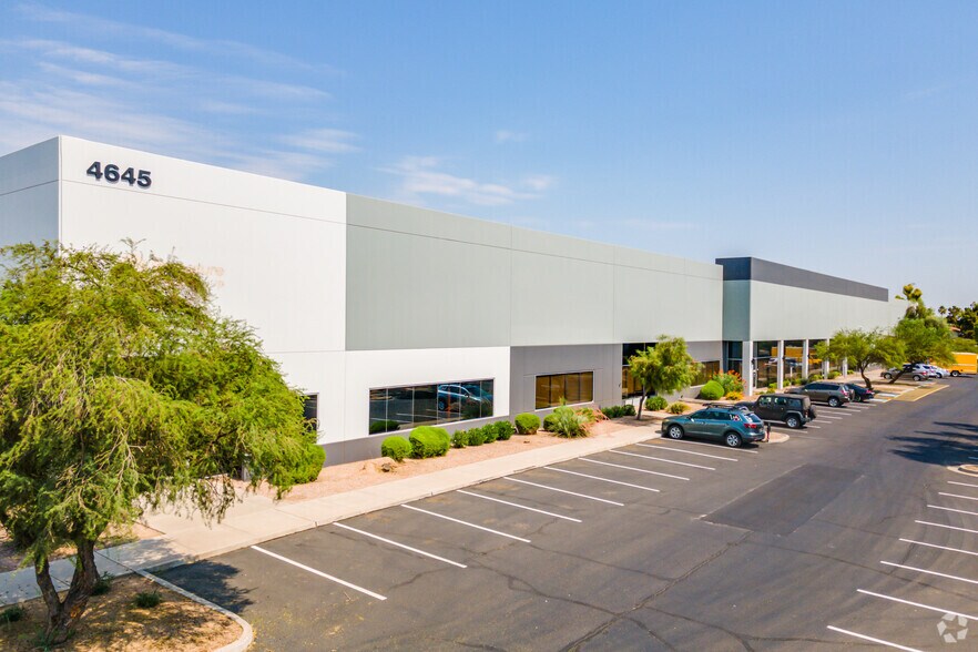 4645 W McDowell Rd, Phoenix, AZ à louer - Photo du bâtiment - Image 2 de 6
