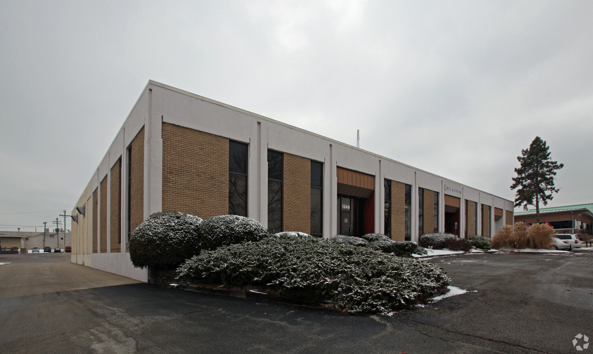 1249-1265 N Warson Rd, Creve Coeur, MO for lease Primary Photo- Image 1 of 7