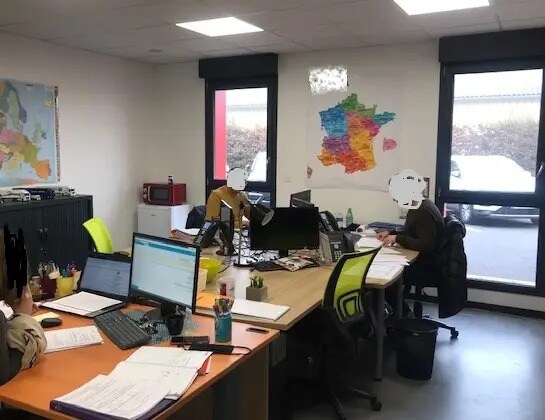 Office in Villefranche-sur-Saône for lease - Interior Photo - Image 1 of 3