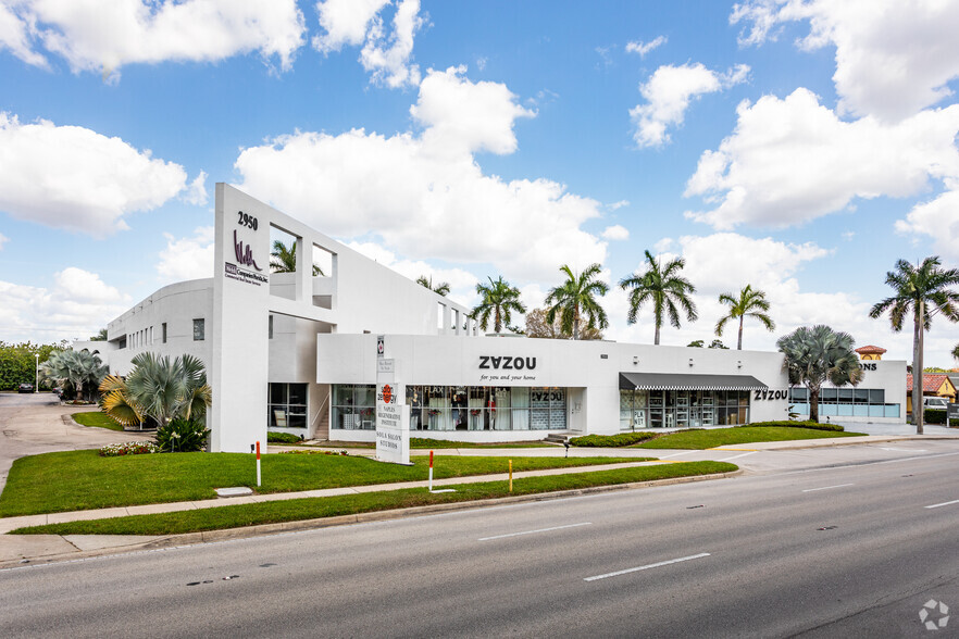 2950 Tamiami Trl N, Naples, FL à vendre - Photo du bâtiment - Image 1 de 1