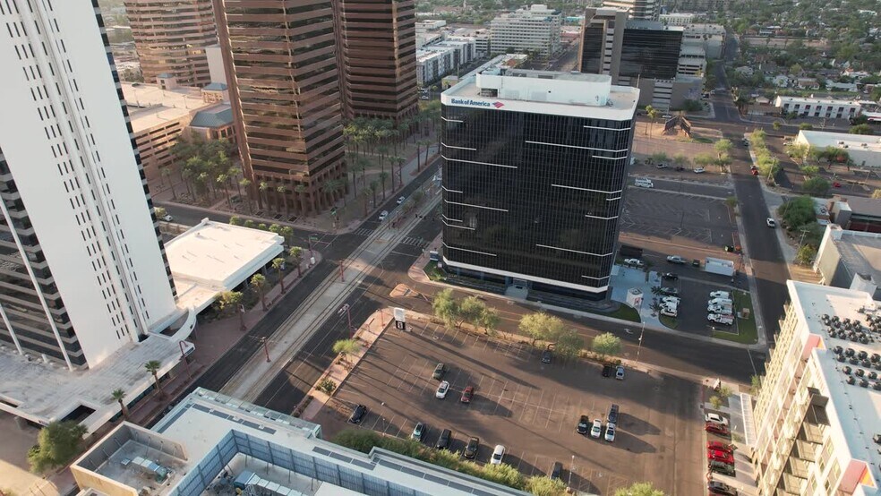 3030 N Central Ave, Phoenix, AZ à louer - Vidéo sur l’inscription commerciale - Image 3 de 24