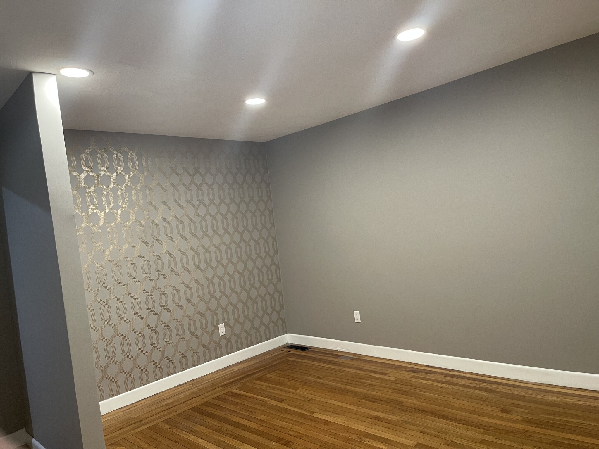 196 Cottage St, Pawtucket, RI for lease Interior Photo- Image 1 of 4