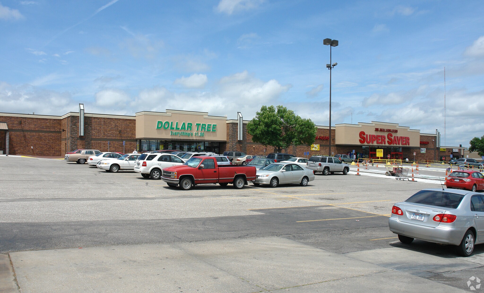 233-333 N 48th St, Lincoln, NE for lease Building Photo- Image 1 of 5