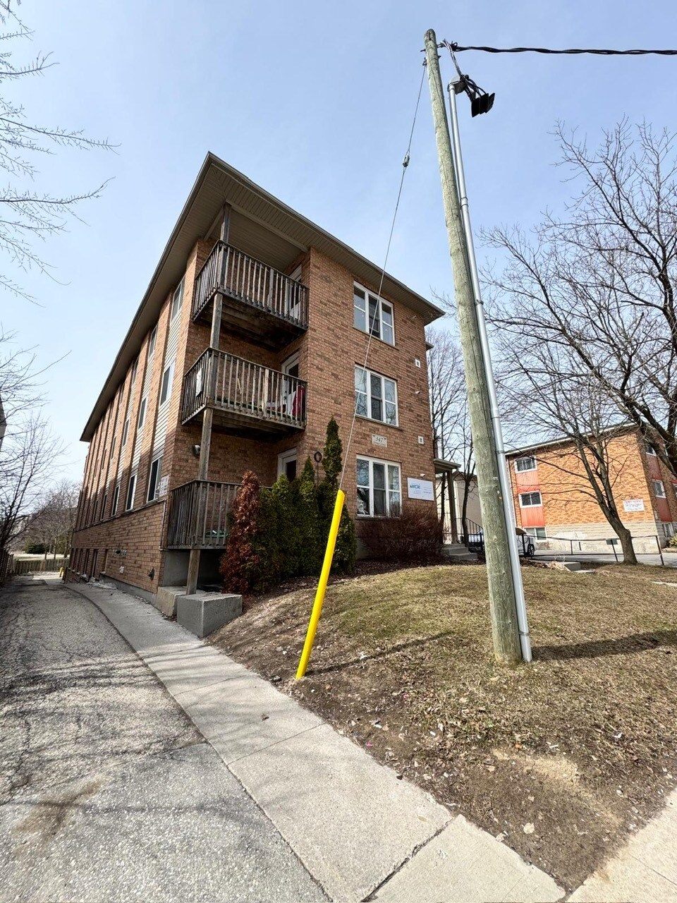 347 Spruce St, Waterloo, ON à vendre Photo du bâtiment- Image 1 de 10