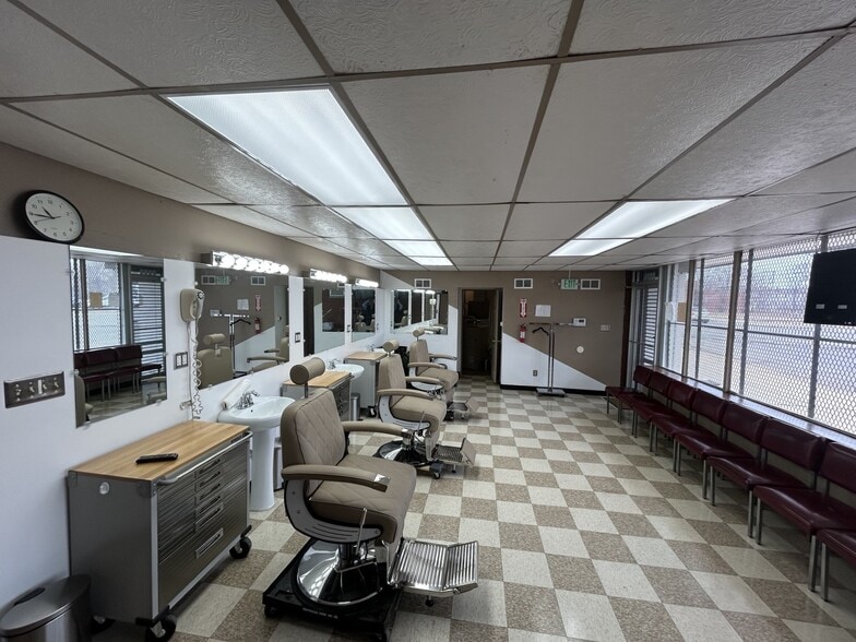 2052 Broadway, Gary, IN for lease - Building Photo - Image 3 of 6