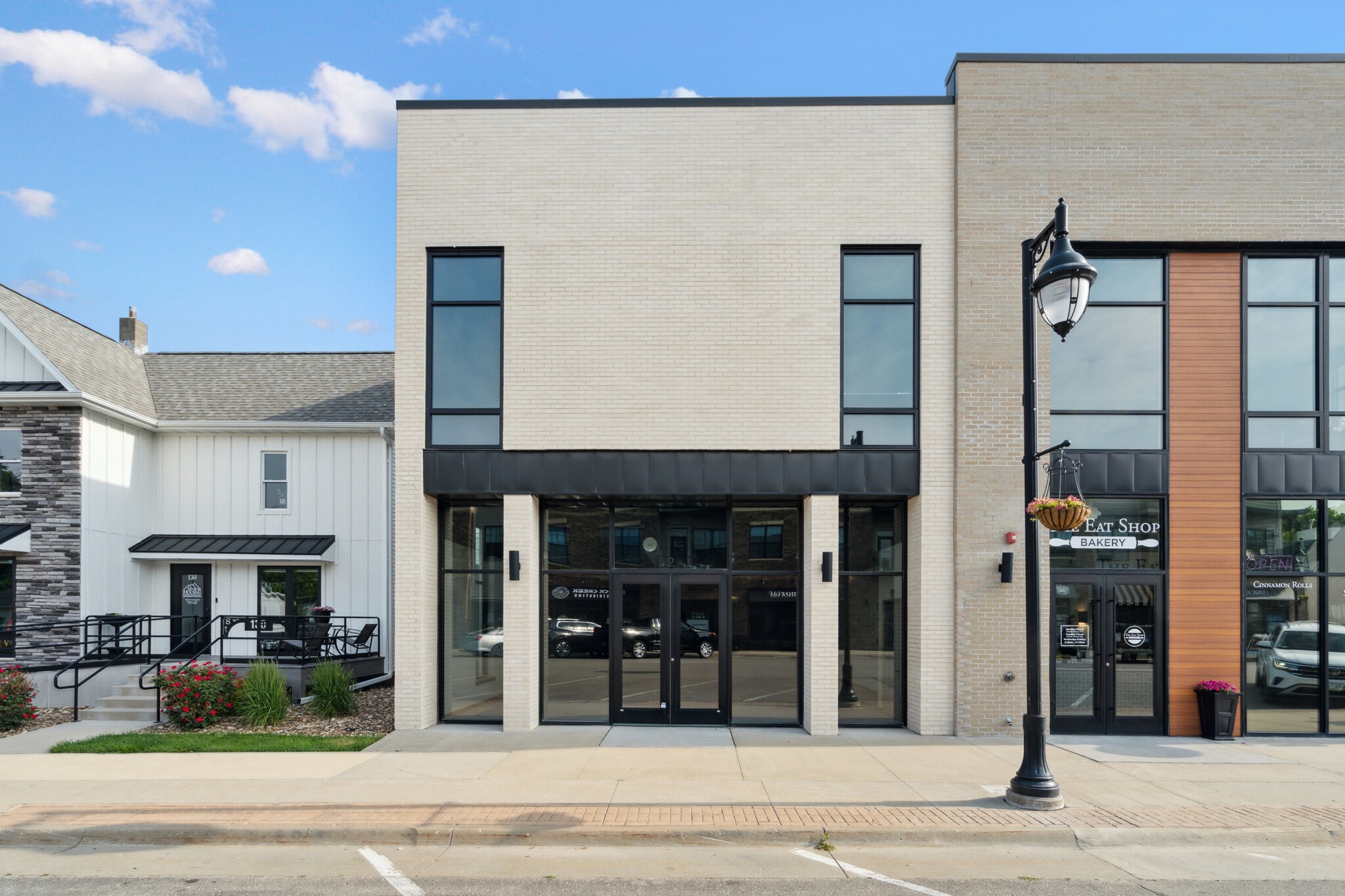 120 W Main St, Solon, IA for lease Building Photo- Image 1 of 8